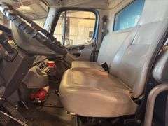 2013 FREIGHTLINER M2