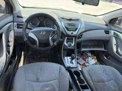 2012 HYUNDAI Elantra