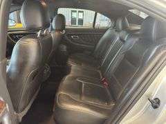 2013 FORD Taurus