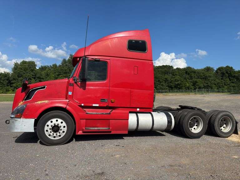2007 VOLVO TRUCK VNL