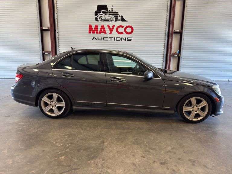 2011 MERCEDES-BENZ C-Class