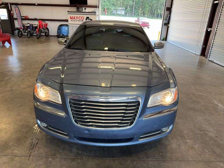 2011 CHRYSLER 300