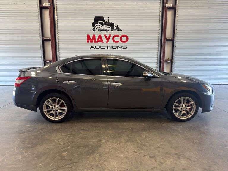 2011 NISSAN Maxima