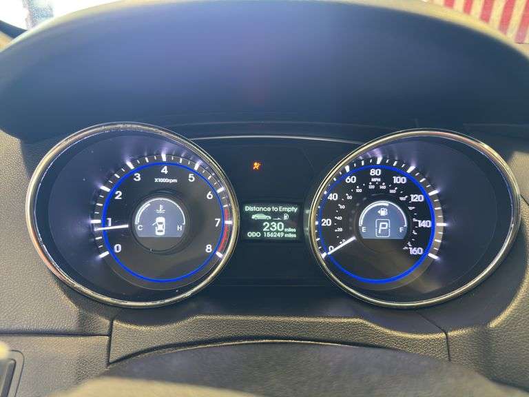 2011 HYUNDAI Sonata