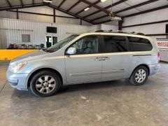 2007 HYUNDAI Entourage