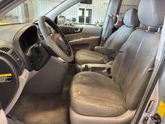 2007 HYUNDAI Entourage