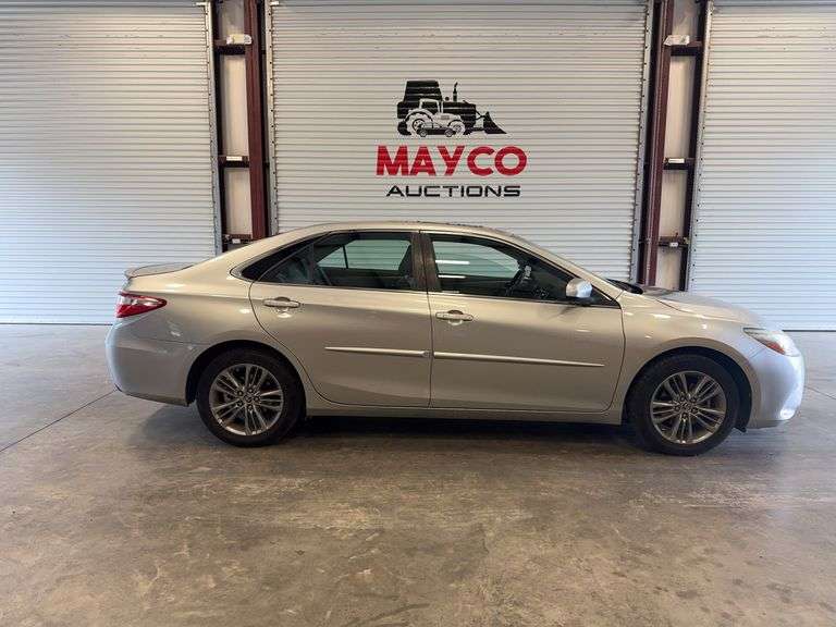 2015 TOYOTA Camry