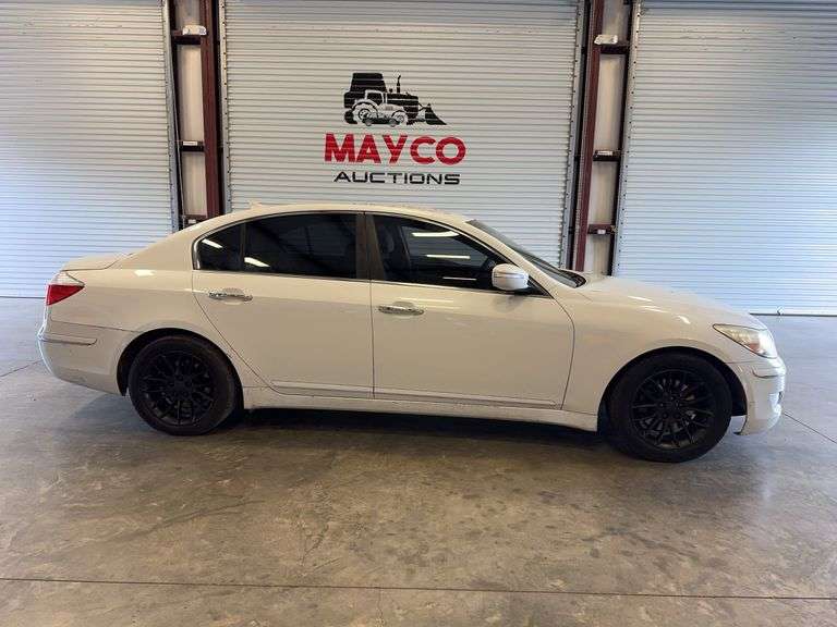 2011 HYUNDAI Genesis