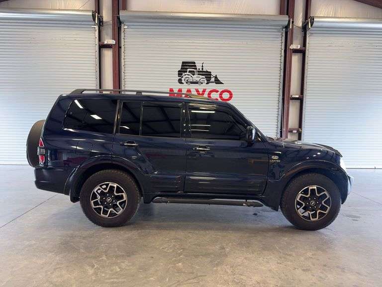 2002 MITSUBISHI Montero