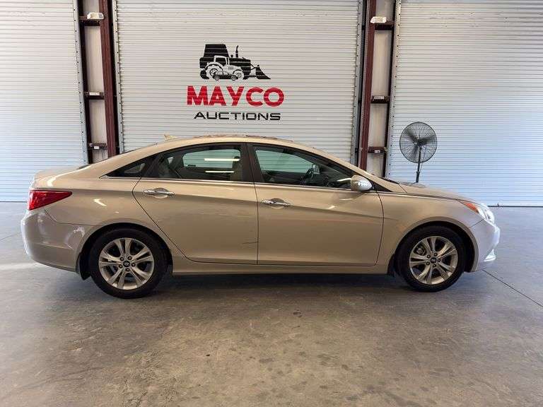 2011 HYUNDAI Sonata