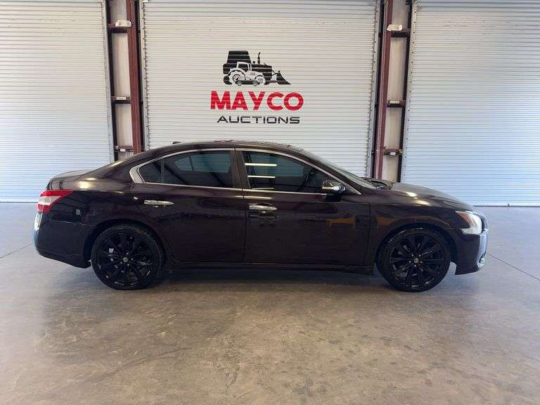 2010 NISSAN Maxima