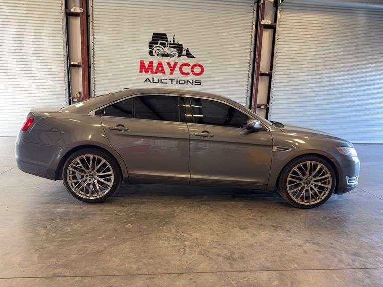 2013 FORD Taurus