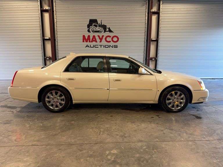 2009  CADILLAC  DTS