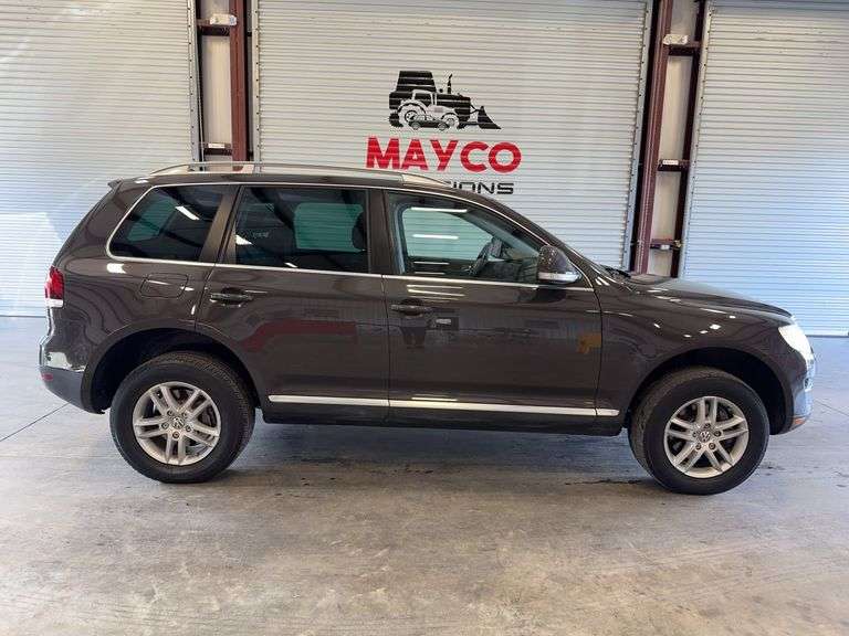 2008  VOLKSWAGEN  Touareg
