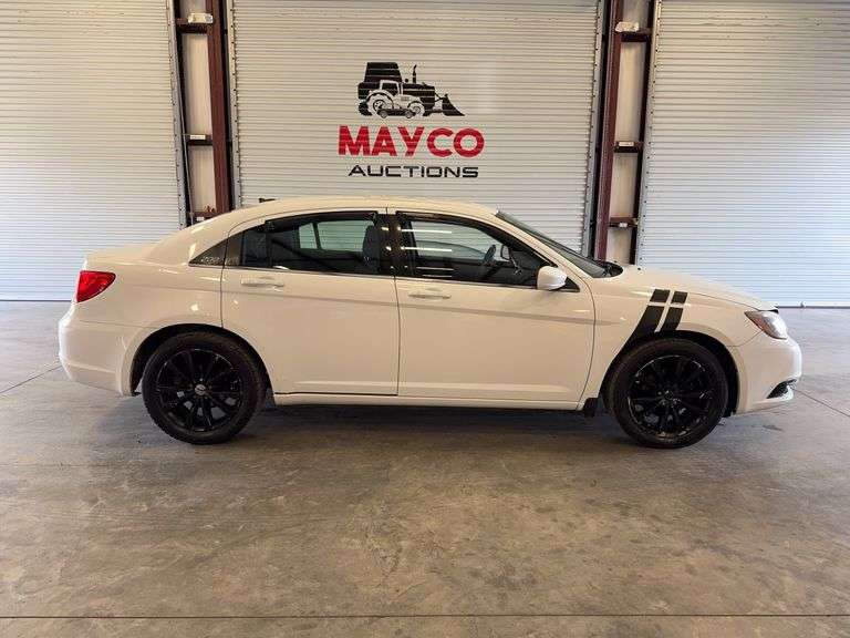 2013 CHRYSLER 200