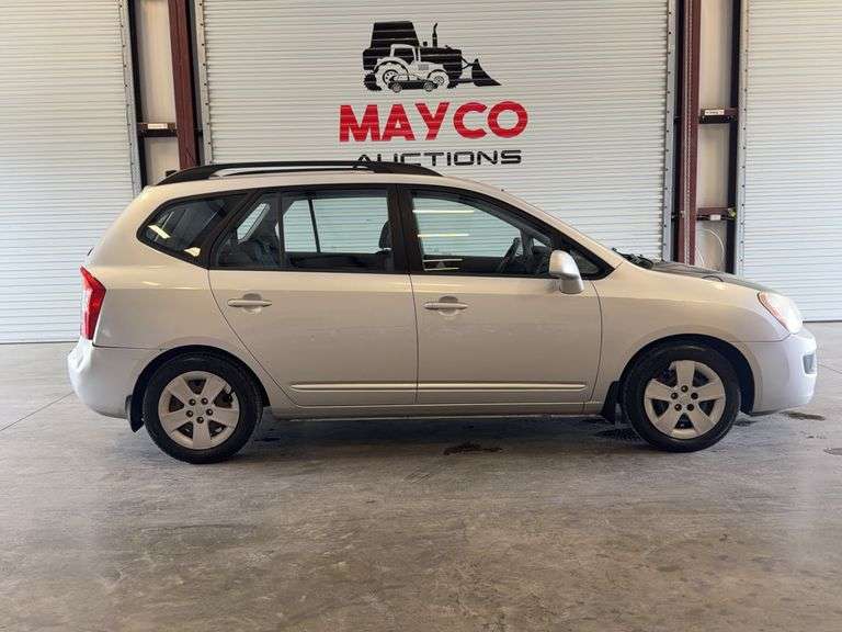 2009  KIA  Rondo