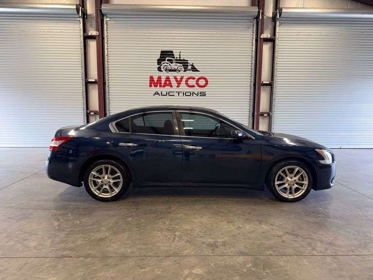 2010  NISSAN  Maxima