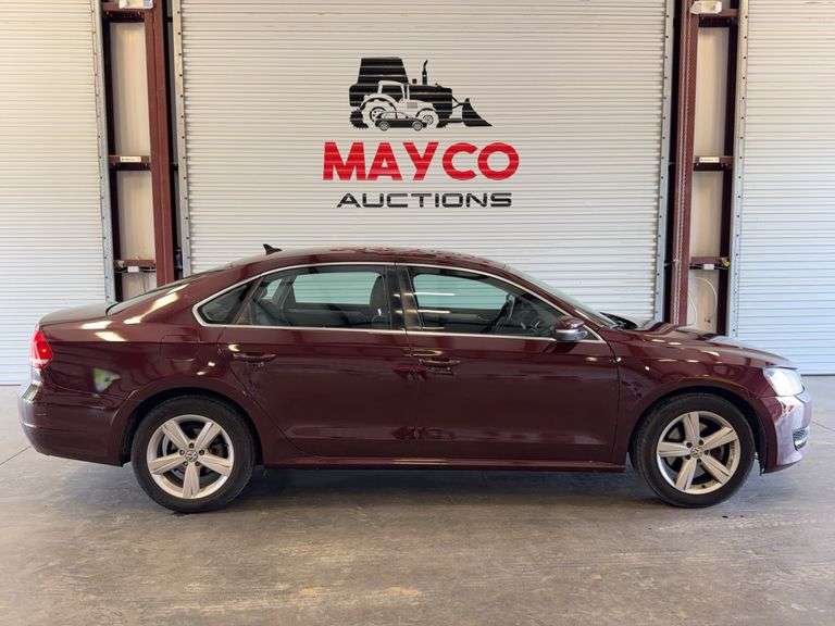 2013  VOLKSWAGEN  Passat