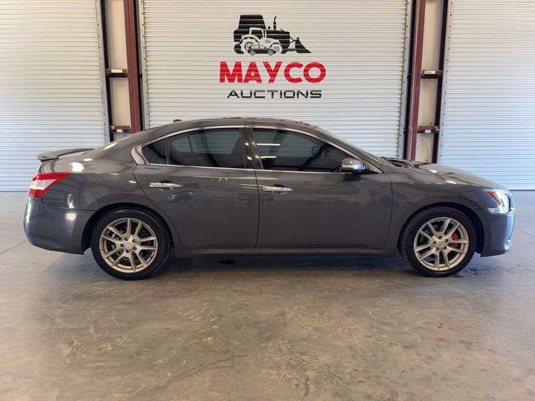 2010  NISSAN  Maxima
