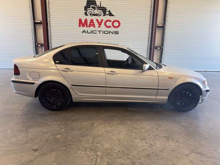 2003  BMW  325i