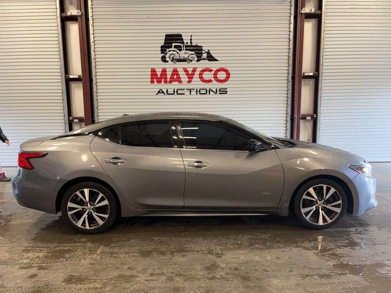 2017 NISSAN Maxima
