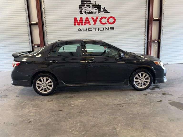 2010 TOYOTA Corolla