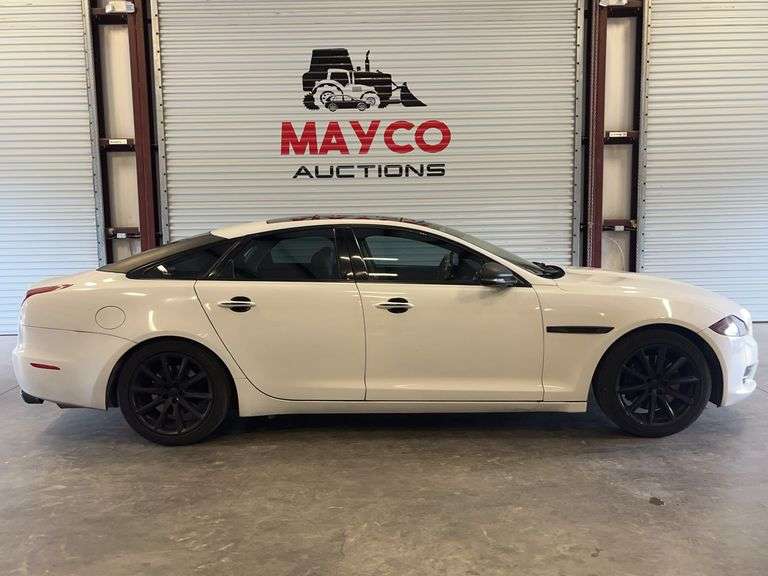 2012 JAGUAR XJ