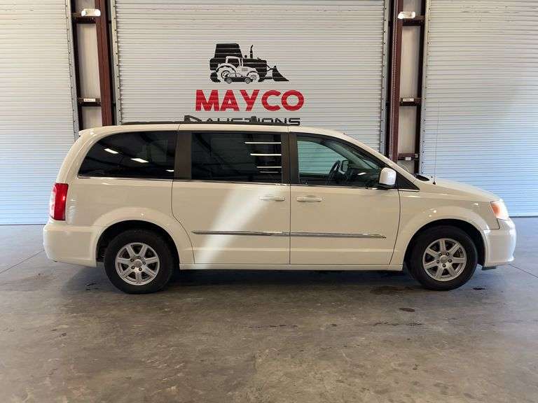 2012  CHRYSLER  Town and Country