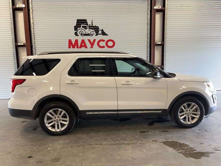 2017 FORD Explorer