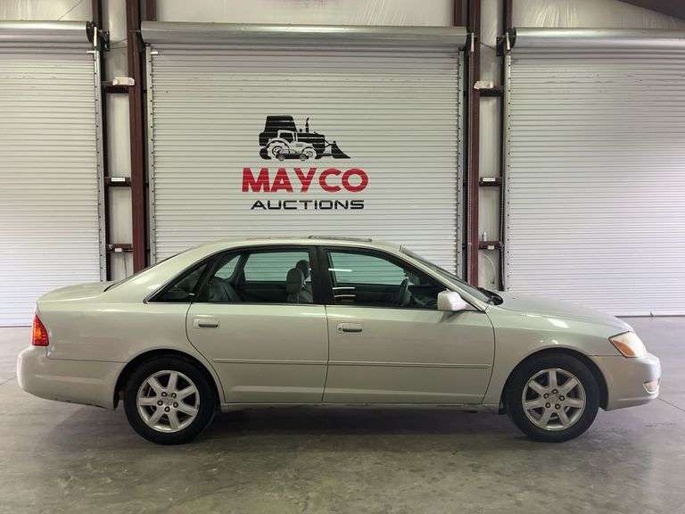 2001 TOYOTA Avalon