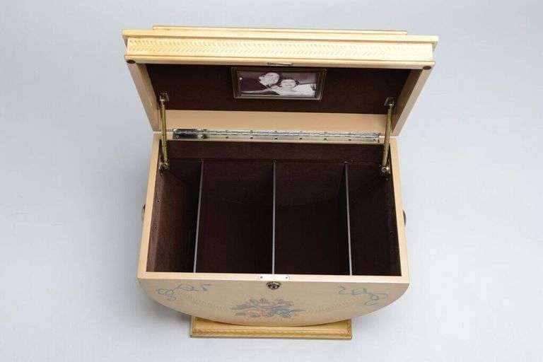 The Colonial Life Chest