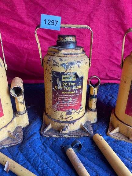 Group: (3) 22ton Maverick Bottle Jacks *(2) Worked When Tested, (1) Did Not*