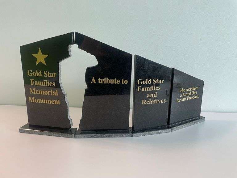 Mini Gold Star Families Memorial Monument