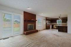 Absolute Auction: Live On-Site with Internet Bidding - 3256 Yellowstone Pkwy, Lexington KY 40517