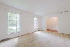 Absolute Auction: Live On-Site with Internet Bidding - 3256 Yellowstone Pkwy, Lexington KY 40517