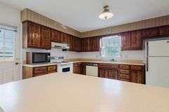 Absolute Auction: Live On-Site with Internet Bidding - 3256 Yellowstone Pkwy, Lexington KY 40517