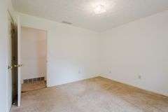 Absolute Auction: Live On-Site with Internet Bidding - 3256 Yellowstone Pkwy, Lexington KY 40517