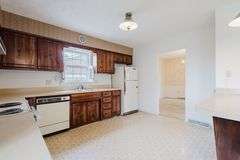 Absolute Auction: Live On-Site with Internet Bidding - 3256 Yellowstone Pkwy, Lexington KY 40517