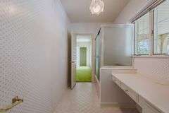 8904 Ayrshire Ave, Louisville KY 40222