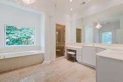 8904 Ayrshire Ave, Louisville KY 40222