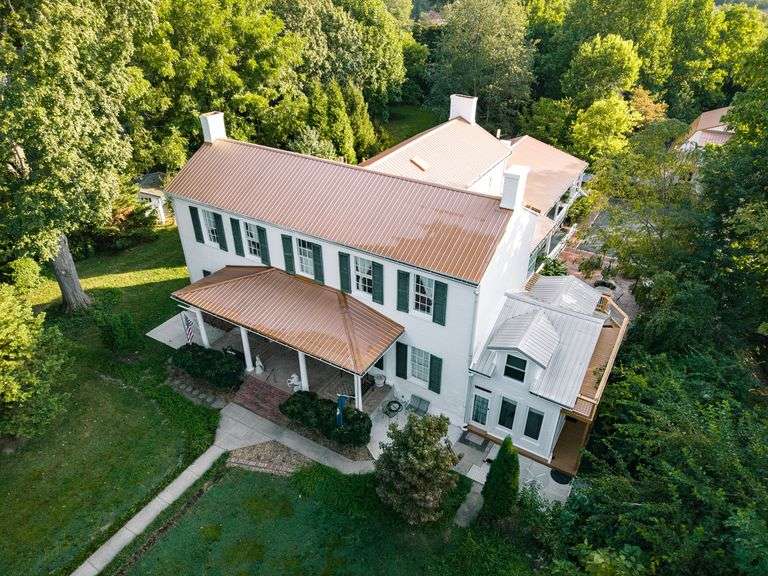 Absolute Auction Live On-Site with Internet Bidding: 2227 Bashford Manor, Louisville KY 40218