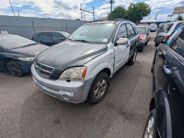 SALVAGE - 2005 KIA  SORENTO