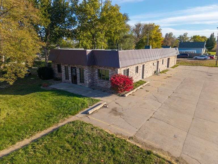 COMMERCIAL PROPERTY-2217 W. 2ND ST.  HASTINGS, NE