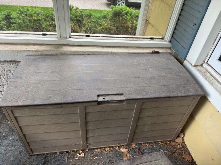 Outdoor furniture and storage chest ￼