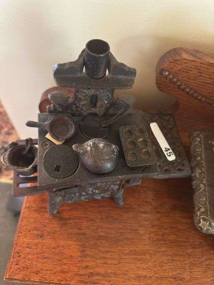 Crescent salesman sample wood stove