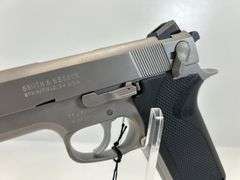 Smith & Wesson 1006 10mm