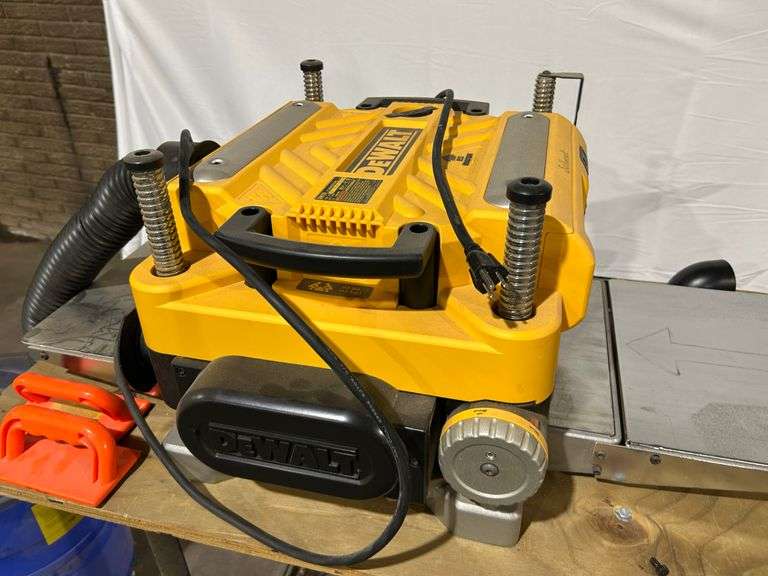 DeWalt 13" planer