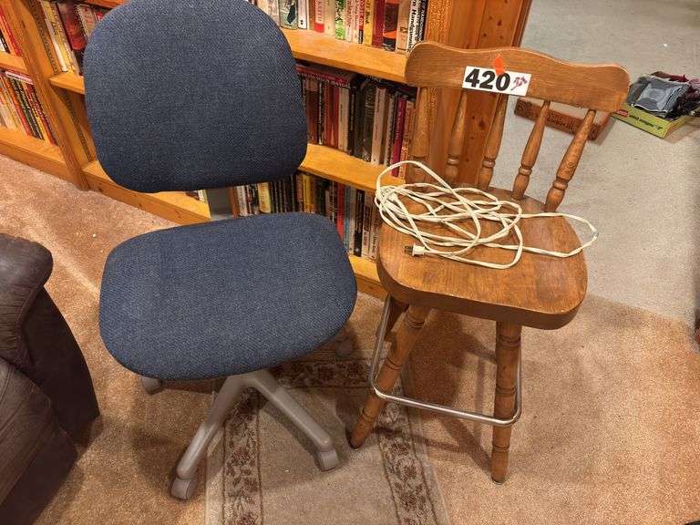 2 chairs with extension cord