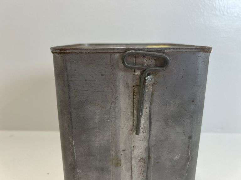Vintage M10 .30 cal ammunition in can