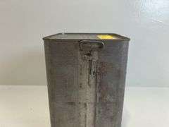 Vintage M10 .30 cal ammunition in can